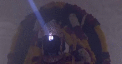 Ayodhya: धूमधाम से मनाई जा रही रामनवमी, दोपहर में ठीक 12 बजे चार मिनट तक सूर्यदेव करेंगे रामलला का तिलक