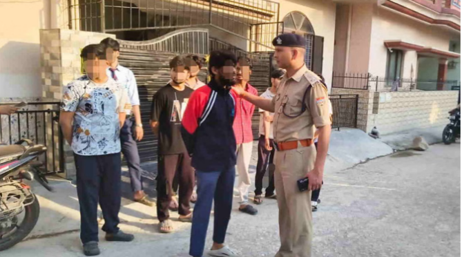 Dehradun: यहां रहना है तो हमसे दबकर रहना होगा…गाना बजाने पर हुआ विवाद दिव्यांशु को हमेशा के लिए शांत कर दिया