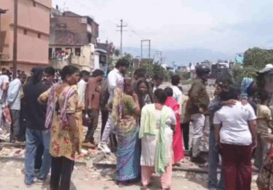 Dehradun: राजधानी के चूना भट्टा क्षेत्र में मिला शव, क्षेत्र में सनसनी, मौके पर पहुंची पुलिस ने की जांच शुरू