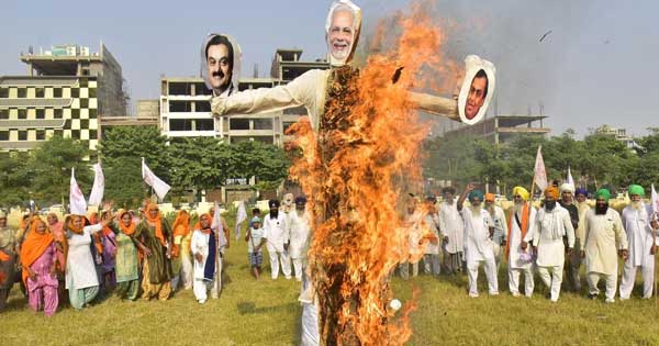 Effigy of PM Modi wrapped in tricolor burnt on Dussehra in Canada