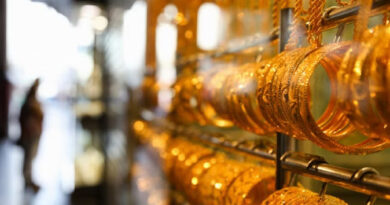 Gold increased by Rs 170, silver fell by Rs 300