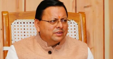 CM धामी ने अधिकारियों को चेताया, बोले- अधिकारी फाइलों में नहीं, मैदान में दिखाई दें