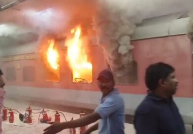तेलंगाना : नामपल्ली रेलवे स्टेशन पर जयपुर जाने वाली ट्रेन के एसी कोच में लगी भीषण आग, बड़ा हादसा टला