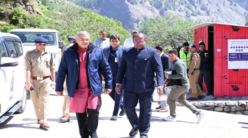 उत्तरकाशी पहुंचे मुख्य निर्वाचन आयुक्त ज्ञानेश कुमार, भारत-चीन सीमा से सटे पोलिंग बूथों का किया निरीक्षण