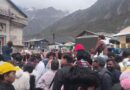 केदारनाथ धाम में कंधों में चढ़कर बनाई जा रही रील, BKTC और प्रशासन पर उठ रहे सवाल