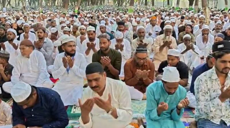 उत्तराखंड में शांतिपूर्ण तरीके से संपन्न हुई ईद की नमाज, गाय को राष्ट्रीय पशु घोषित करने की मांग