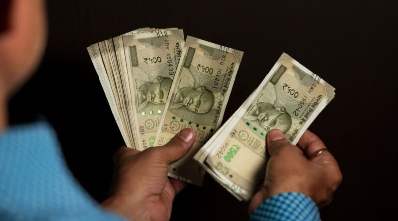 8th Pay Commission Update: डीए नहीं, इस नए फॉर्मूले से तय होगी बेसिक सैलरी; न्यूनतम वेतन सीधे ₹69,000 होने की उम्मीद