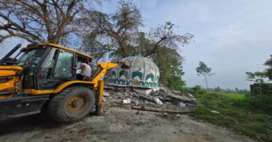जसपुर में सरकारी जमीन पर बनी अवैध पर चला बुलडोजर, नोटिस के बाद की कार्रवाई