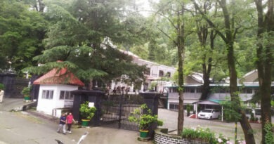 देहरादून में बोर्ड लगा था ‘इस कब्रिस्तान में बाहरी शव दफन नहीं होंगे’, हाईकोर्ट ने तत्काल हटाने का दिया आदेश