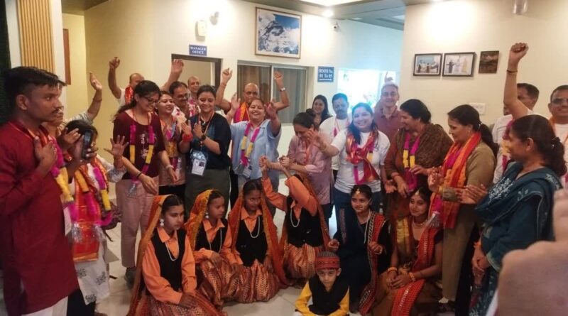 टनकपुर में कैलाश मानसरोवर यात्रा के दूसरे जत्थे का भव्य स्वागत, 11 राज्यों के 47 श्रद्धालु यात्रा में शामिल