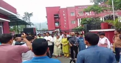 सहायक अध्यापक भर्ती पर गहराता विवाद, कोर्ट से लेकर सड़क तक पहुंचा मामला