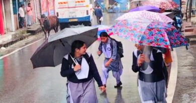 उत्तराखंड में भारी बारिश का अलर्ट, आज देहरादून में बंद रहेंगे स्कूल, आंगनबाड़ी केंद्र भी नहीं खुलेंगे