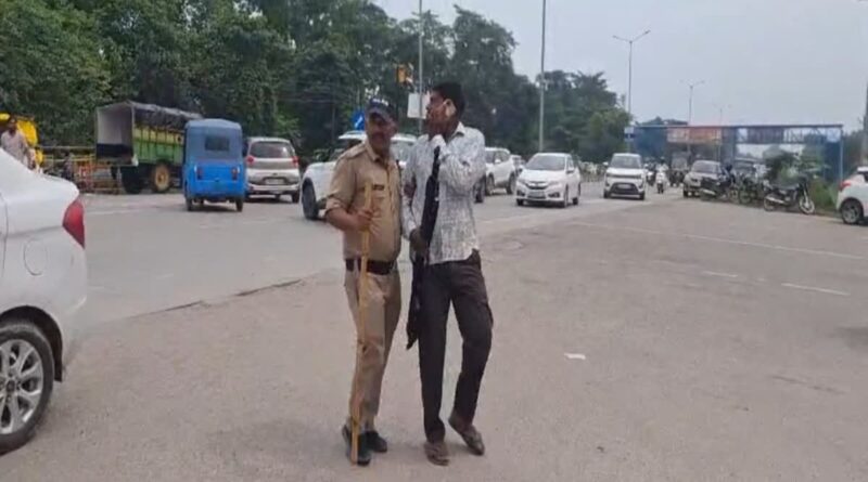 उत्तराखंड किसान आंदोलन, पंपिंग गन मिलने से मचा हड़कंप, पुलिस हिरासत में युवक
