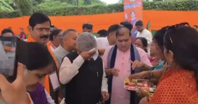 टीका विवाद से फिर चर्चाओं में दुष्यंत गौतम, कांग्रेस ने घेरा, सनातन के अपमान का लगाया आरोप
