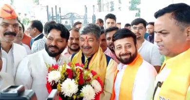 उत्तराखंड BJP राज्यसभा प्रत्याशी दिनेश आर्य ने किया नामांकन, सीएम धामी, महेंद्र भट्ट समेत विधायक रहे मौजूद