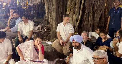 राहुल और प्रियंका गांधी पर दिल्ली पुलिस की बड़ी कार्रवाई: आकाशवाणी परिसर में बिना अनुमति घुसने पर FIR दर्ज