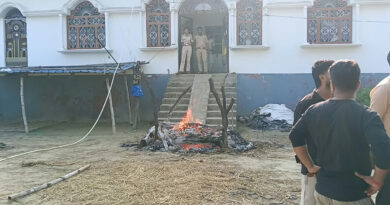 ‘साबुन देने के बहाने मर्डर’ इलाके में तनाव, गोपालगंज में आरोपी के घर के सामने ही जला दी छात्रा की चिता